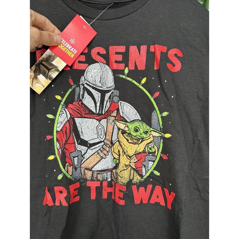 Mens Sz Medium NWT Ugly Christmas Shirt Star Wars Mandalorian Baby Yoda - Picture 4 of 6